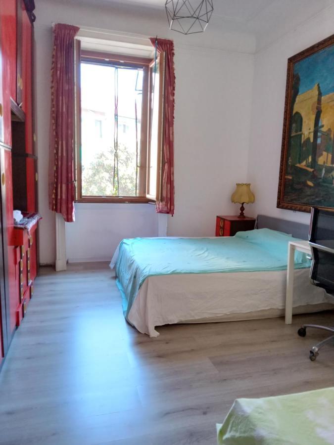 A Room In A Beautiful Apartment In The City Center Milano Dış mekan fotoğraf